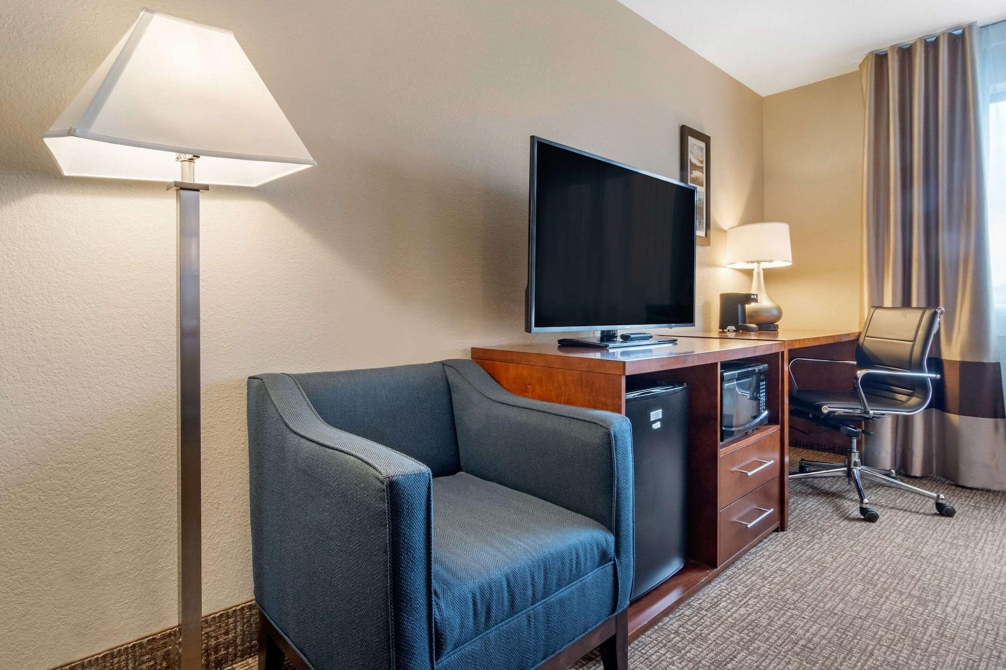 Comfort Inn & Suites South Hill I-85 Экстерьер фото